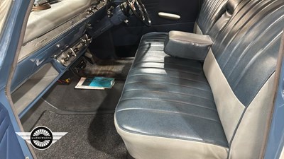 Lot 898 - 1960 FORD ZEPHYR