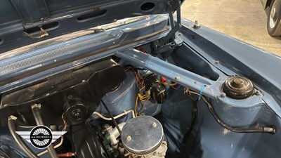 Lot 898 - 1960 FORD ZEPHYR