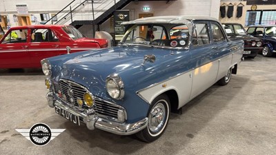 Lot 898 - 1960 FORD ZEPHYR