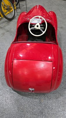 Lot 67 - AUSTIN J40 PEDAL CAR