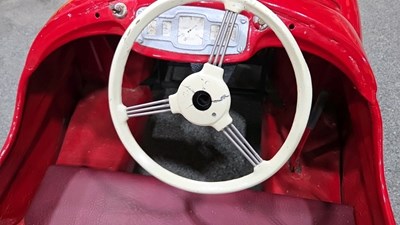 Lot 67 - AUSTIN J40 PEDAL CAR