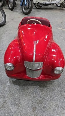 Lot 67 - AUSTIN J40 PEDAL CAR