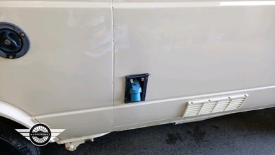 Lot 24 - 1991 VOLKSWAGEN CAMPER