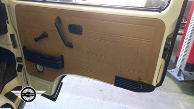 Lot 24 - 1991 VOLKSWAGEN CAMPER