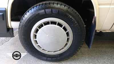 Lot 24 - 1991 VOLKSWAGEN CAMPER