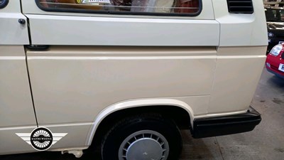 Lot 24 - 1991 VOLKSWAGEN CAMPER