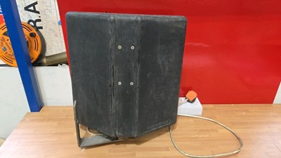 Lot 839 - LIGHT UP TRAFFIC ARROW SIGNAL