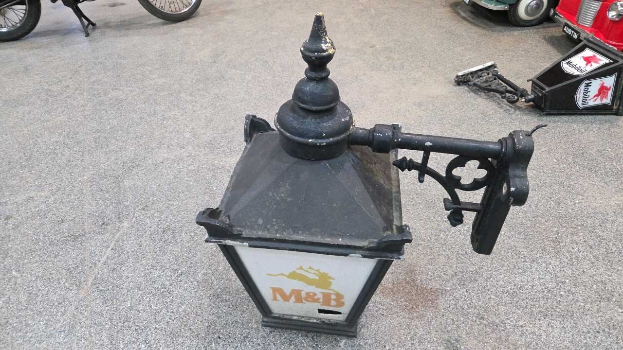 Lot 643 - ANTIQUE STYLE LAMP
