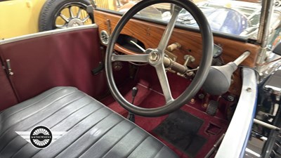 Lot 330 - 1926 SINGER