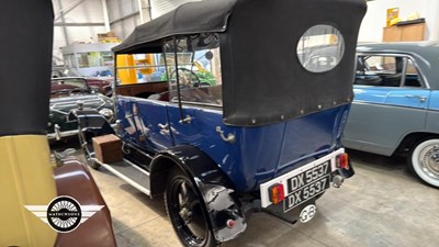 Lot 330 - 1926 SINGER