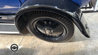 Lot 330 - 1926 SINGER