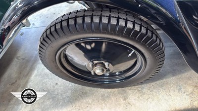 Lot 330 - 1926 SINGER