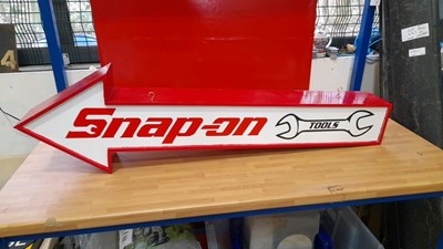 Lot 727 - SNAP ON TOOLS WOODEN ARROW 48" LONG