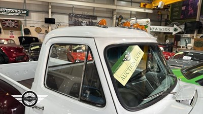 Lot 236 - 1955 FORD