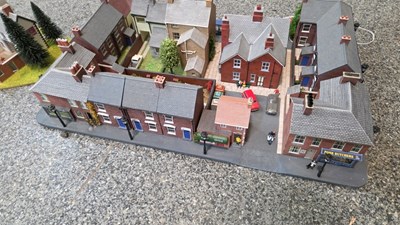 Lot 819 - 00 GUAGE RAILWAY DIORAMA 6 X DIFFERENT SCENES