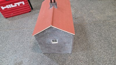 Lot 585 - 1/12th SCALE DOLLS HOUSE