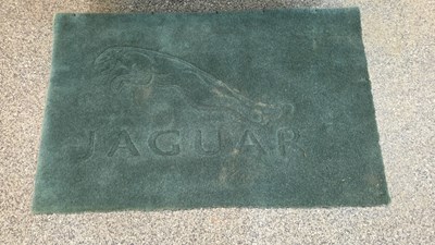 Lot 317 - JAGUAR 6.0 V12 ENGINE BLOCK COFFEE TABLE & JAGUAR RUG
