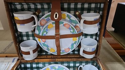 Lot 877 - PICNIC BASKET & SUEDE BACK GAMMON SET