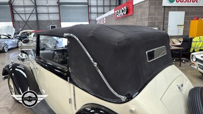 Lot 776 - 1935 VAUXHALL