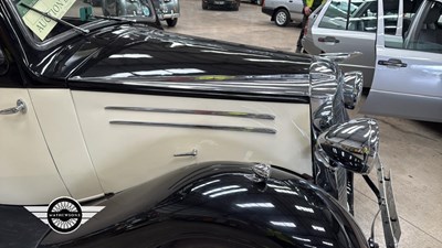 Lot 776 - 1935 VAUXHALL