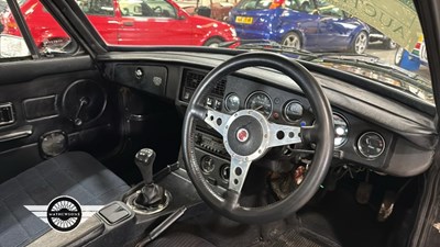 Lot 674 - 1980 MG B GT
