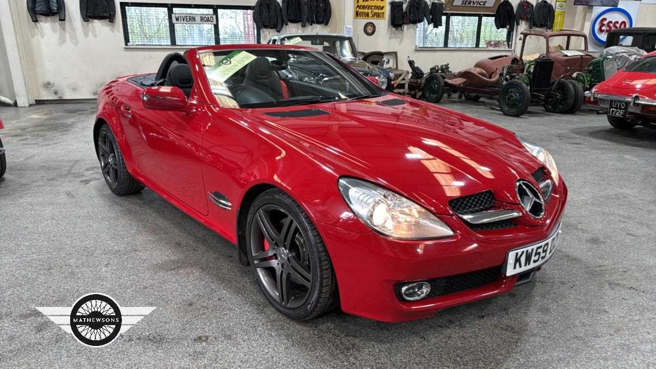 Lot 682 - 2010 MERCEDES SLK 350 AUTO