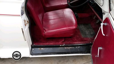 Lot 196 - 1960 MORRIS MINOR