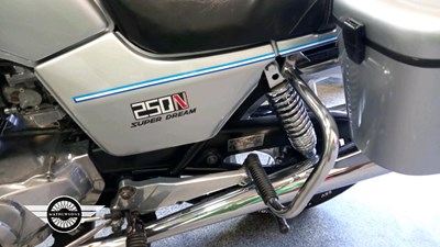Lot 662 - 1980 HONDA 250 SUPER DREAM