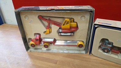 Lot 423 - SELECTION OF DIE CAST MODEL TRUCKS