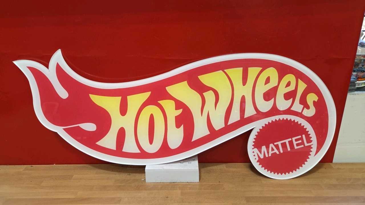 lot-219-hot-wheels-acrylic-sign-30-x-13