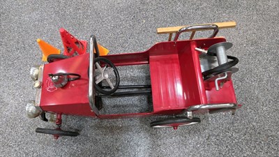 Lot 207 - FIRE ENGINE PEDAL CAR