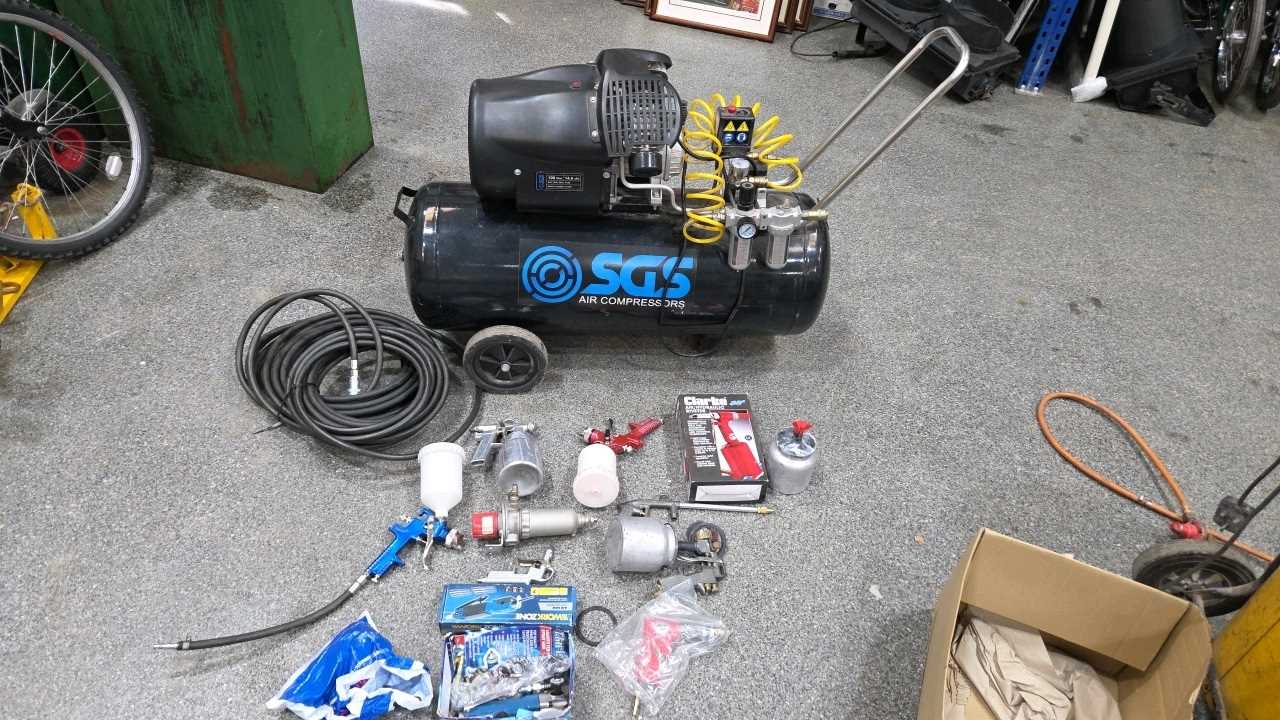 Lot 347 - SGS 100 LITRE COMPRESSOR WITH AIR TOOLS