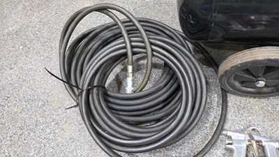 Lot 347 - SGS 100 LITRE COMPRESSOR WITH AIR TOOLS