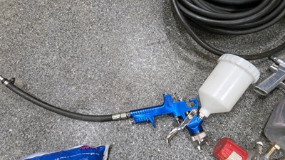 Lot 347 - SGS 100 LITRE COMPRESSOR WITH AIR TOOLS