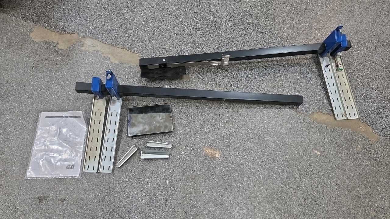 Lot 373 - TRACKING GUAGE WHEEL ALIGNMENT