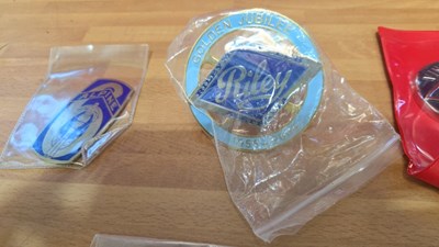 Lot 863 - SELECTION OF CAR BADGES