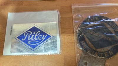 Lot 863 - SELECTION OF CAR BADGES