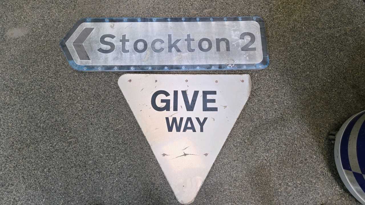 Lot 889 - 2 X ROAD SIGNS
