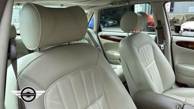 Lot 156 - 1998 JAGUAR XJ8 AUTO