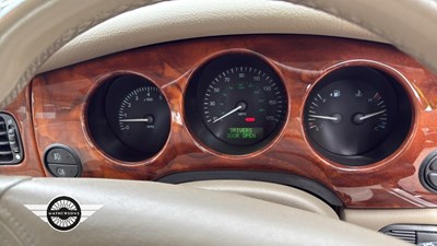 Lot 156 - 1998 JAGUAR XJ8 AUTO