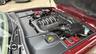 Lot 156 - 1998 JAGUAR XJ8 AUTO