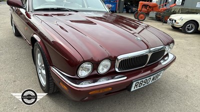 Lot 156 - 1998 JAGUAR XJ8 AUTO