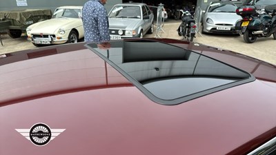 Lot 156 - 1998 JAGUAR XJ8 AUTO