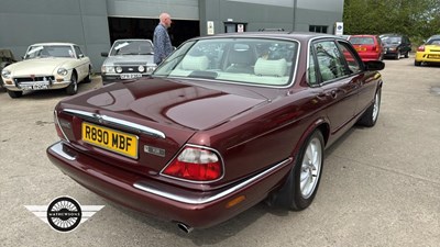 Lot 156 - 1998 JAGUAR XJ8 AUTO