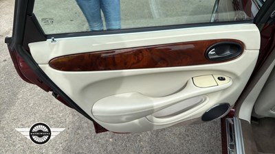 Lot 156 - 1998 JAGUAR XJ8 AUTO