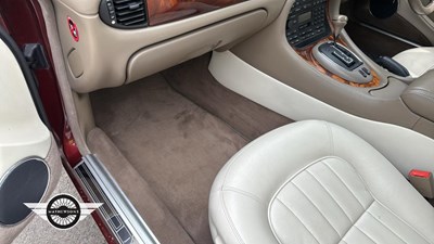 Lot 156 - 1998 JAGUAR XJ8 AUTO