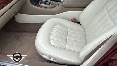 Lot 156 - 1998 JAGUAR XJ8 AUTO