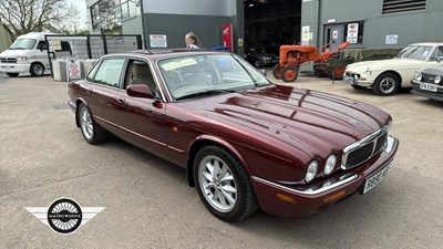 Lot 156 - 1998 JAGUAR XJ8 AUTO