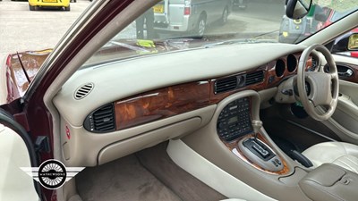 Lot 156 - 1998 JAGUAR XJ8 AUTO