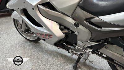 Lot 254 - 2004 KAWASAKI ZX1200-C1H